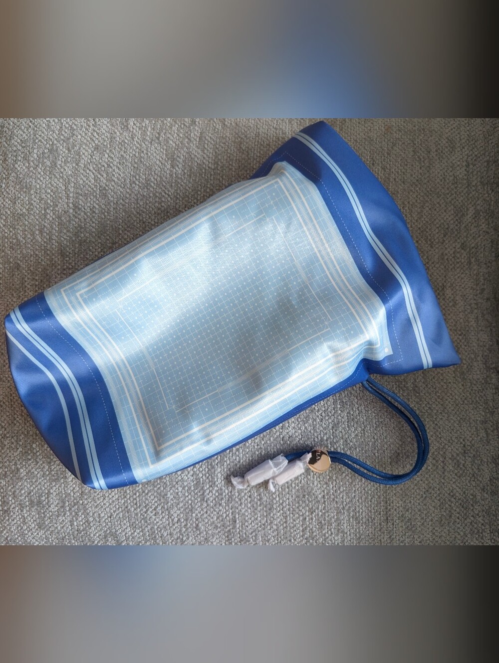 La Mer Paris Holiday Blue Patterned Travel Toiletry Cosmetic Drawstring Pouch